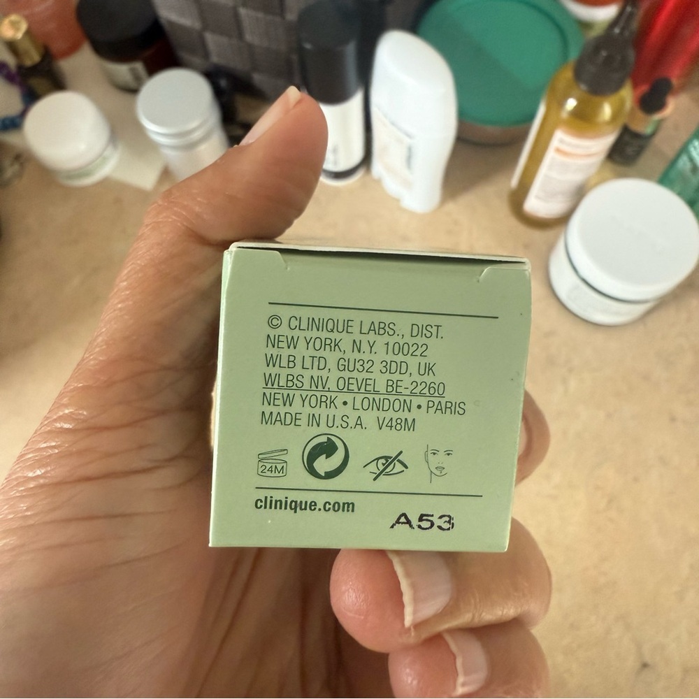 Clinique's Clarifying Do-Over Peel -NEW IN ORIGINAL PACKAGING - Picture 4 of 7